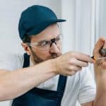 עינית דיגיטלית לדלת – האם זה שווה את זה? מדריך מלא לפני שרוכשים