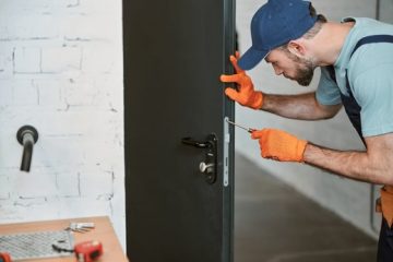 חידוש דלתות במרכז – מראה חדש בלי להחליף דלת